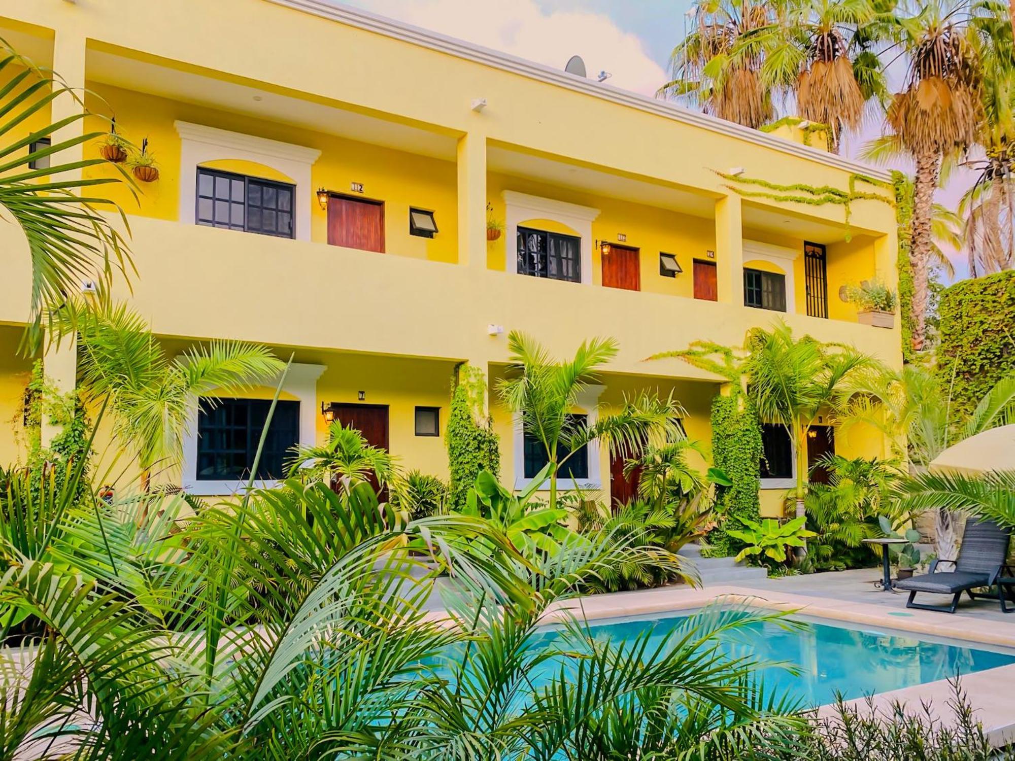Gallo Azul Hotel, En El Corazon De Todos Santos Exterior foto